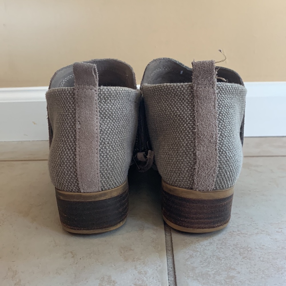 Tom’s Booties 7 - Picture 5 of 9